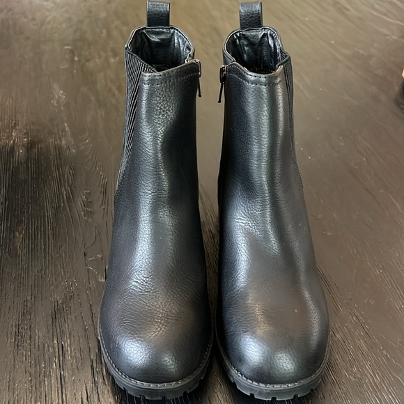 Mia Kids Ankle Boots - Picture 3 of 10